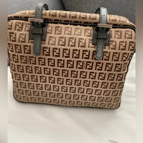 FENDI Pure Class - Picture 8 of 16